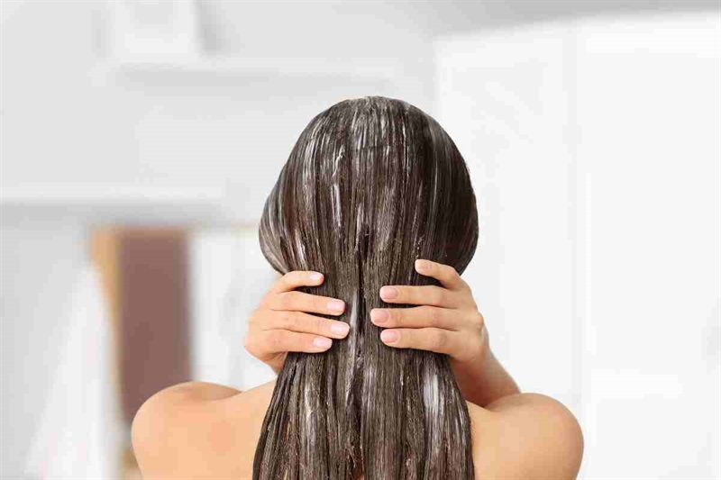 Capelli distrutti, come capire quando intervenire e cosa fare
