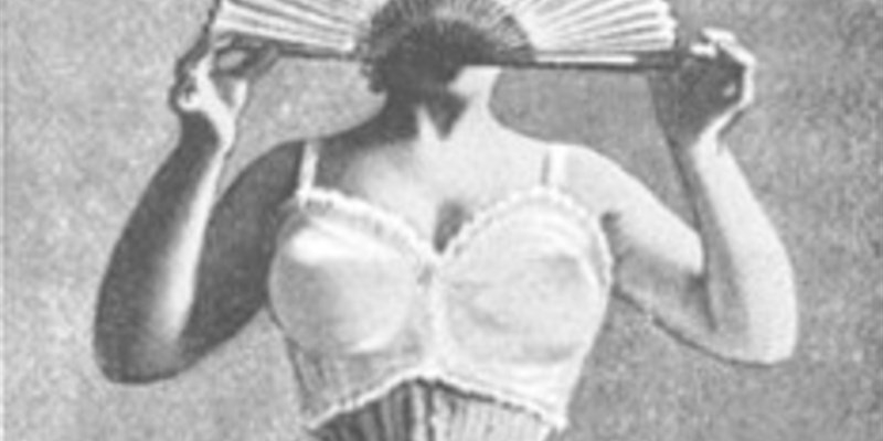 1913 - Nasce il reggiseno