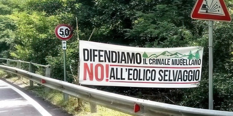 Lo striscione esposto dal comitato