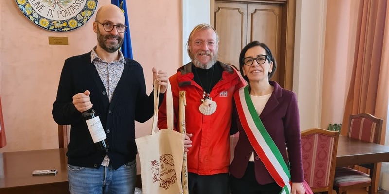 El Peregrino por la Paz, Alberto Castellò assieme al Sindaco e Vicesindaco di Pontassieve