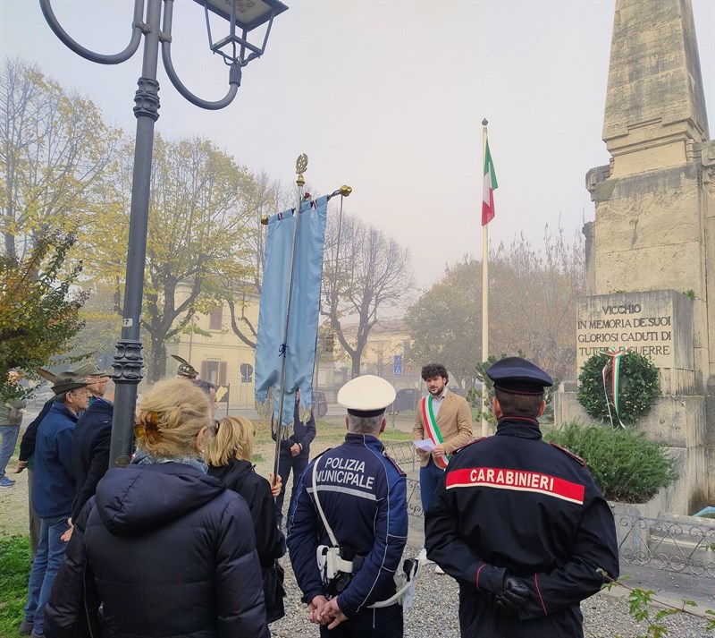 Giorno dell'Unità Nazionale e la Giornata delle Forze Armate con la deposizione di una corona d'alloro al Monumento ai Caduti a Vicchio