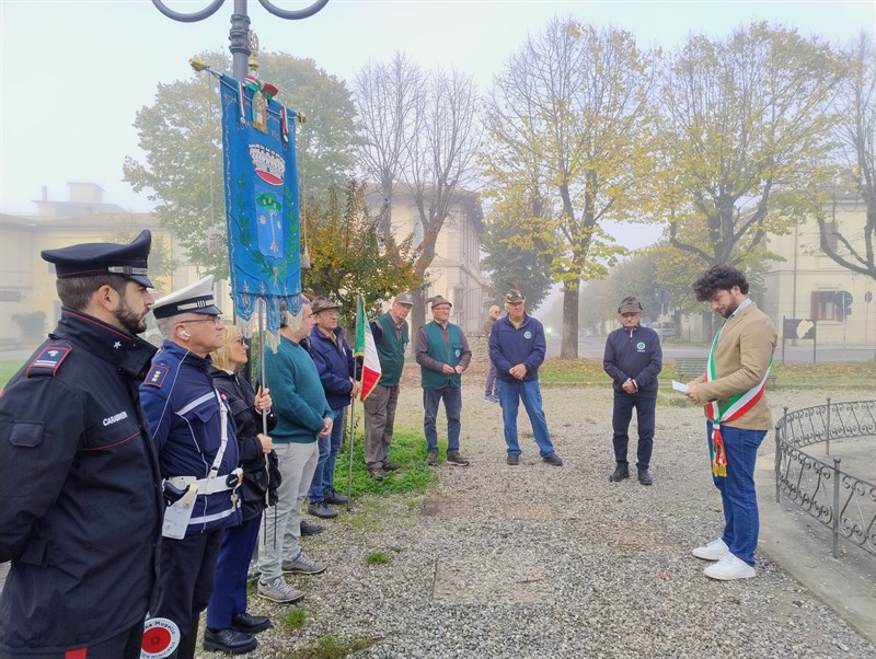 Giorno dell'Unità Nazionale e la Giornata delle Forze Armate con la deposizione di una corona d'alloro al Monumento ai Caduti a Vicchio