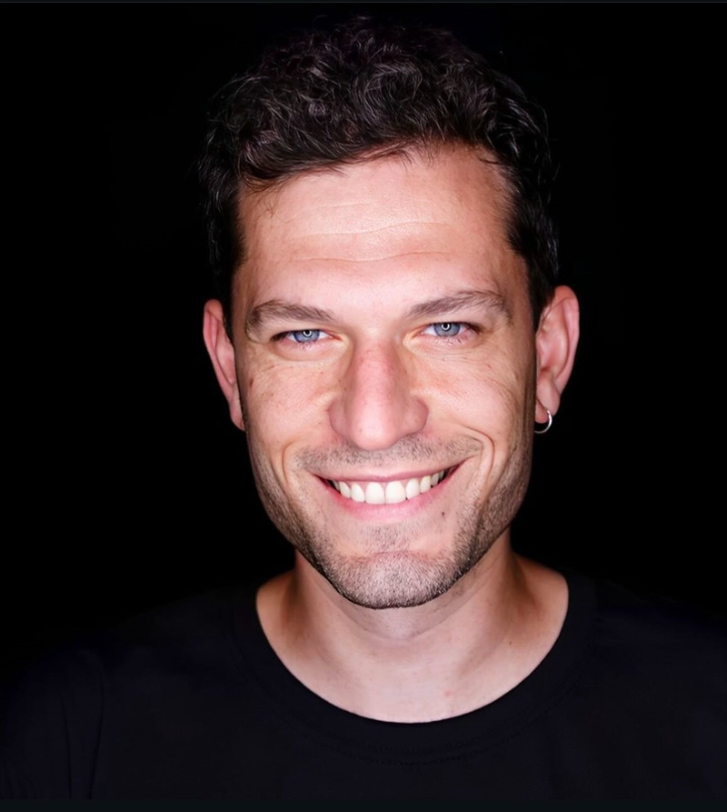 Ha recitato anche in una famosa serie Netflix (www.okmugello.it - Instagram fiorenzomadonna_fanpage)