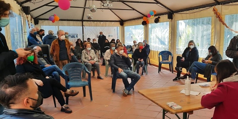 Una foto di archivio di un'assemblea pubblica organizzata dal Comune di Figline e Incisa Valdarno