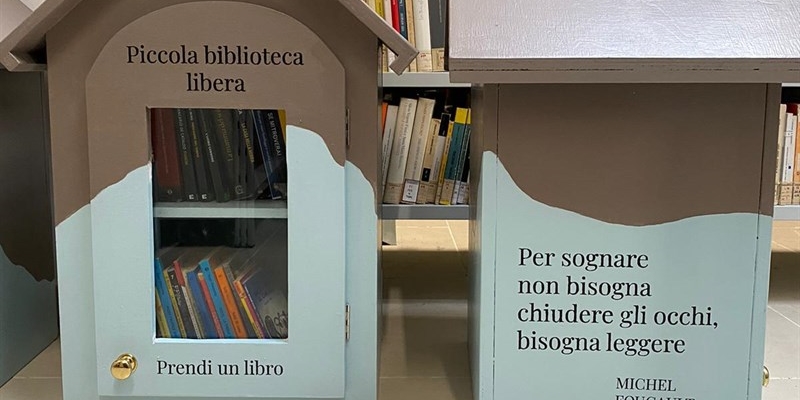 Biblioteche mignon nei parchi