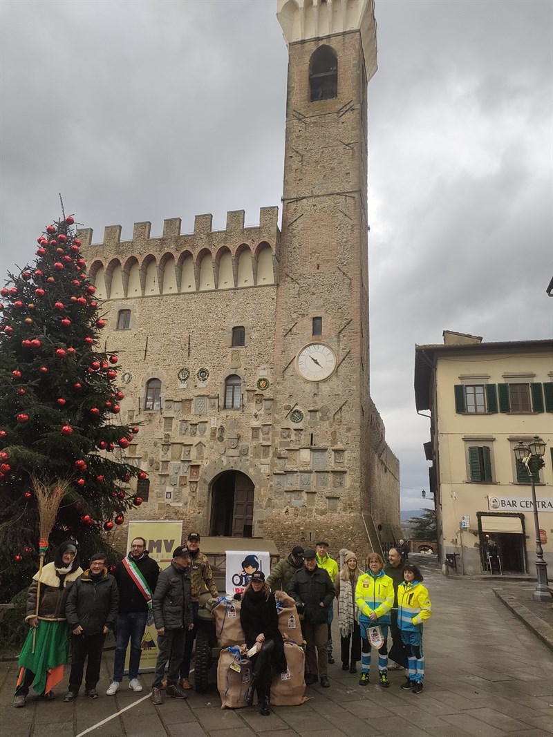 La Befana a Scarperia in Jeep