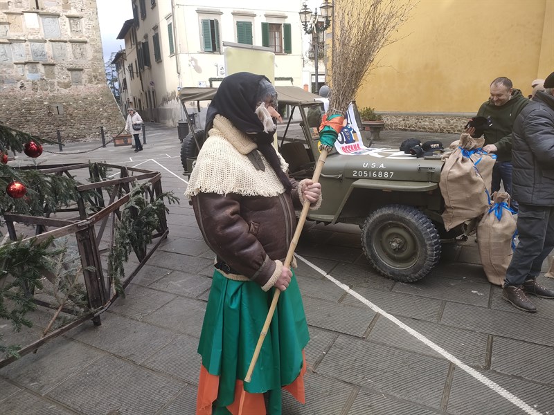 La Befana a Scarperia in Jeep