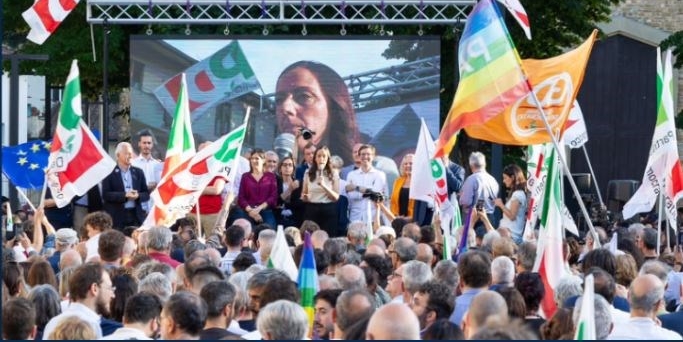 La chiusura di Sara Funaro in piazza dell'Isolotto