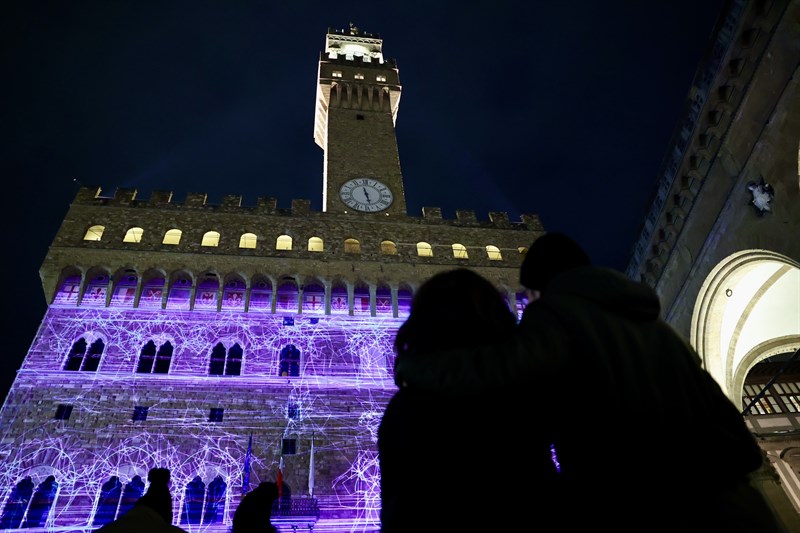 La sindaca accende il Natale