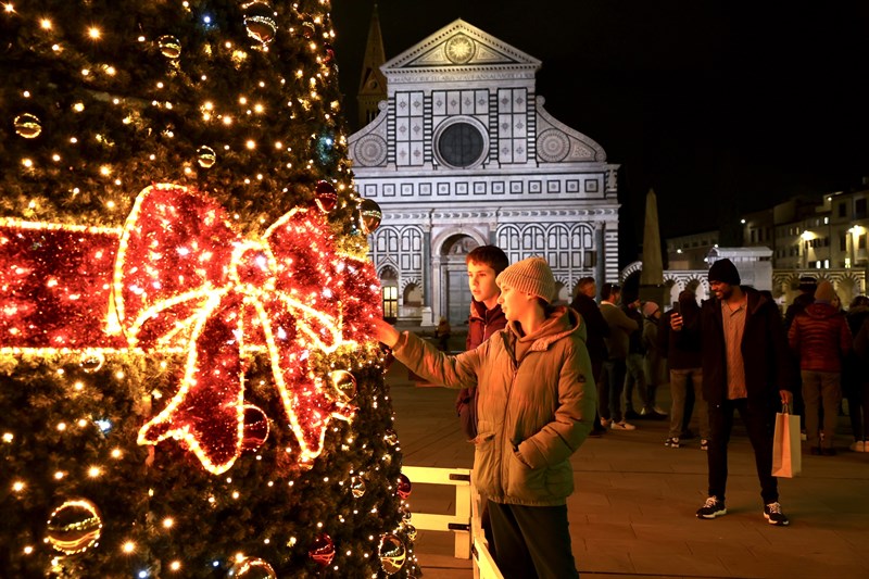 La sindaca accende il Natale