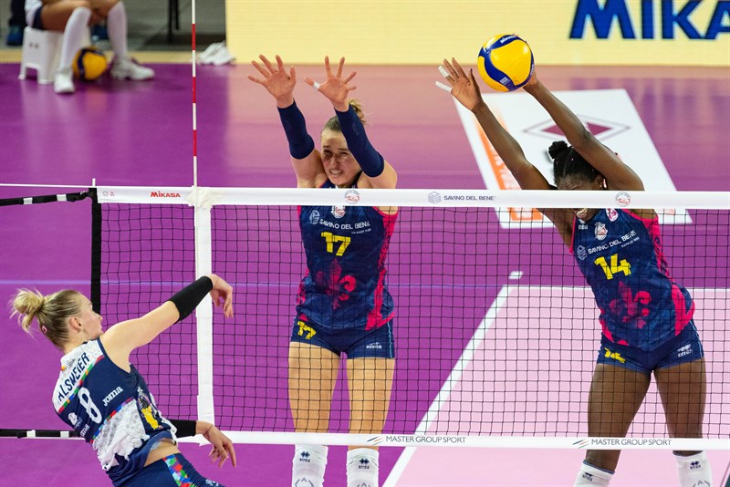 Savino Del Bene Volley e Il Bisonte Firenze in una azione di gioco del Derby Fiorentino.