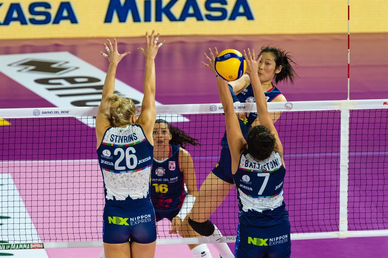 Savino Del Bene Volley e Il Bisonte Firenze in una azione di gioco del Derby Fiorentino.