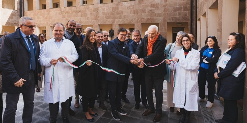 Il taglio del nastro di Casa Prkinson