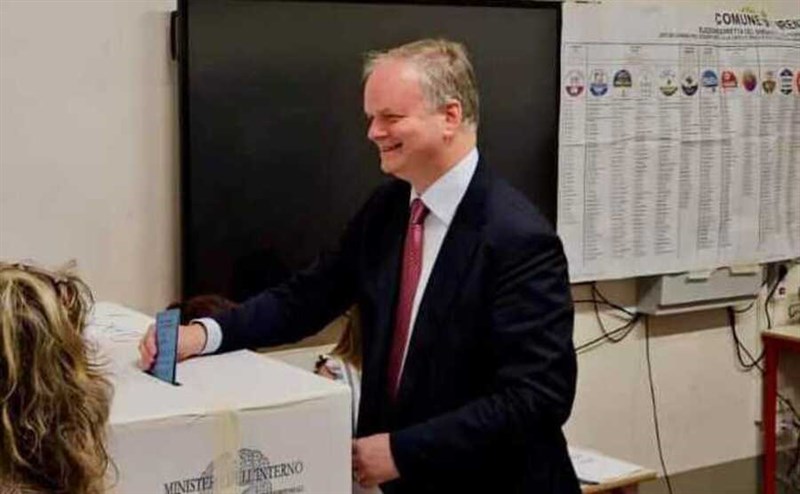 Eike Smidth, centro destra