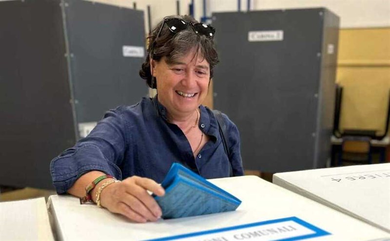 Stefania Saccardi, Al Centro