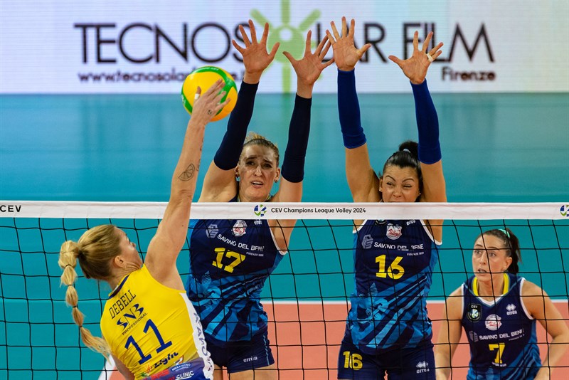 La Savino Del Bene Volley e il Maritza Plovdiv in una azione di gioco.