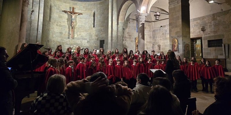 Il complesso delle Voci Bianche del Maggio Musicale Fiorentino