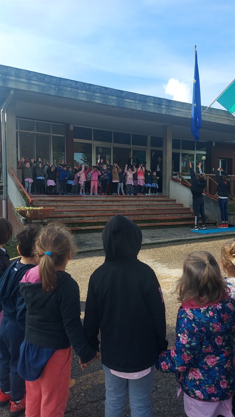 Festa alla scuola dell’infanzia di San Vito: piantati dodici nuovi alberi in occasione di Autumnia