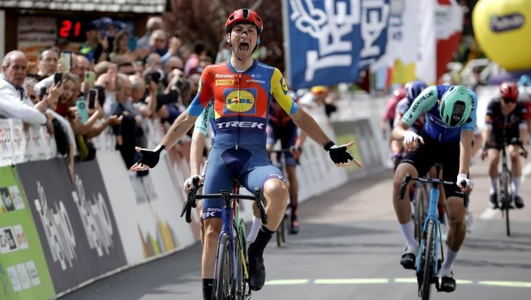 Il Premio 2025 a Giulio Ciccone 