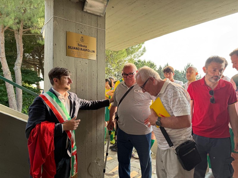 La tribuna Silvano Raspollini