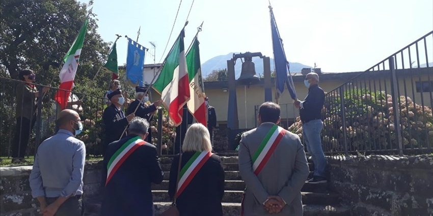 Commorazione dell’eccidio di Castagno d’Andrea in una vecchia edizione