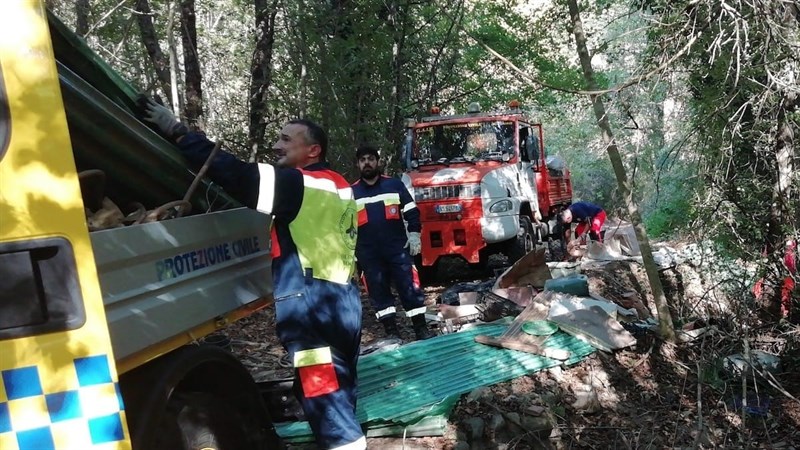 Trecento chili di rifiuti abbandonati vicino al fosso Bagnoli, Figline e Incisa Valdarno