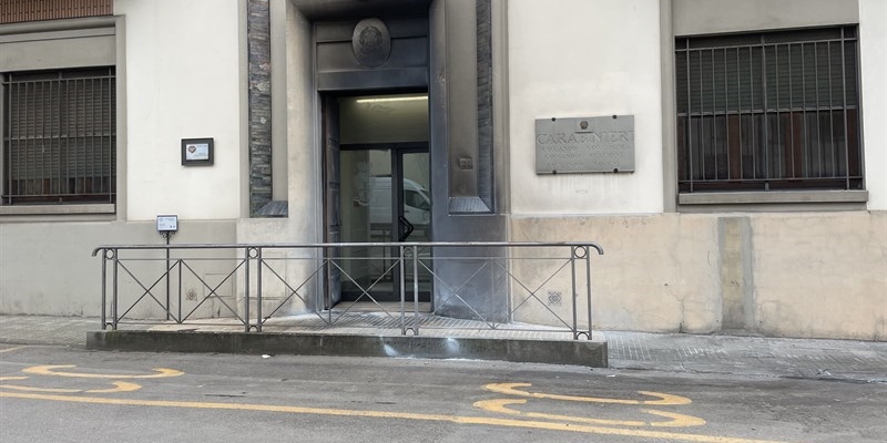 L'ingresso della Caserma dei Carabinieri