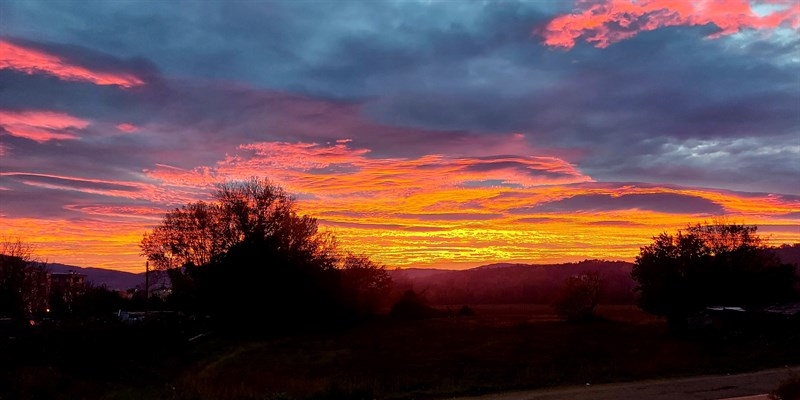 Tramonto in fiamme a Luco