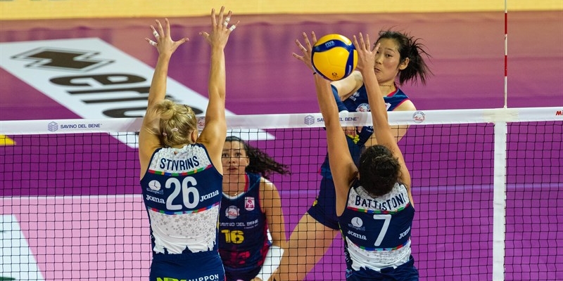 Savino Del Bene Volley e Il Bisonte Firenze in una azione di gioco del Derby Fiorentino.