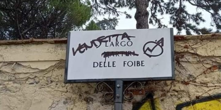 Ancora vandalizzata la targa