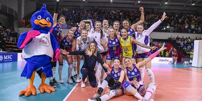 La Savino Del Bene Scandicci festeggia la vittoria in CEV Cup