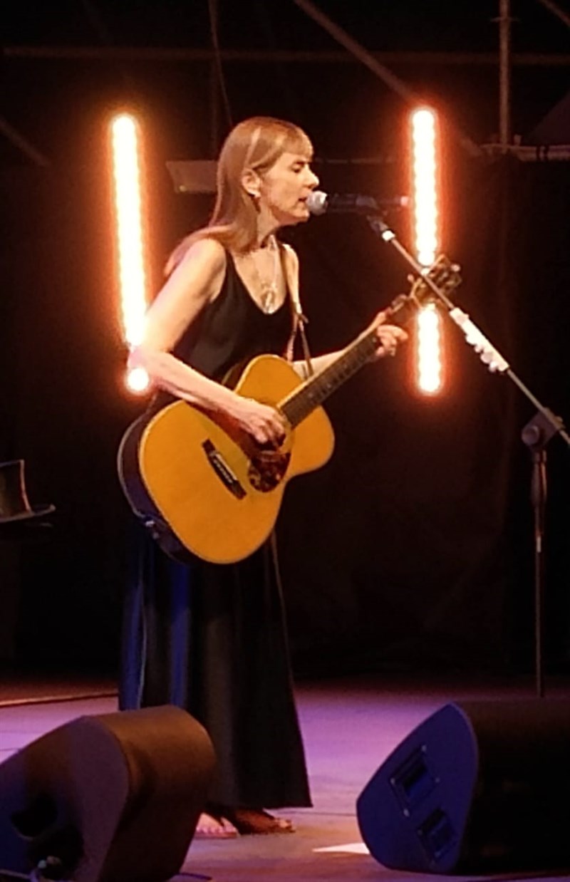 Suzanne Vega