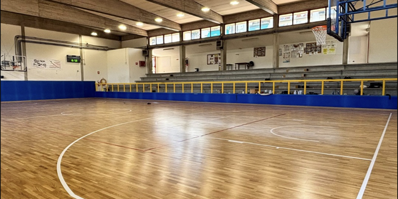 Restiling del palazzetto dello sport