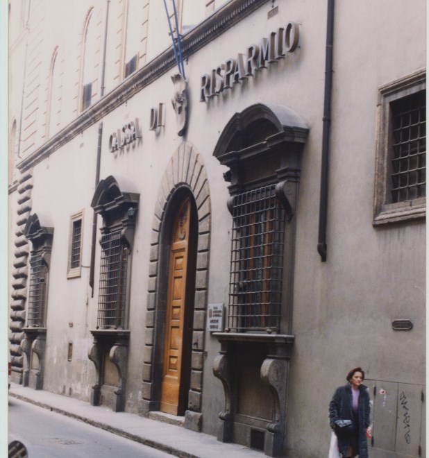 Via Bufalini, la secolare sede della Cassa di Risparmio