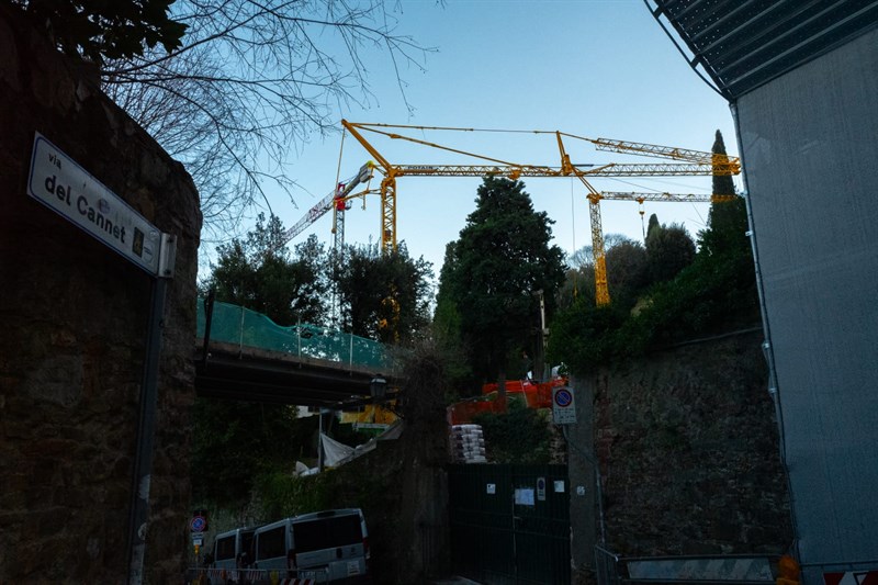 Il mega cantiere di costa Scarpuccia