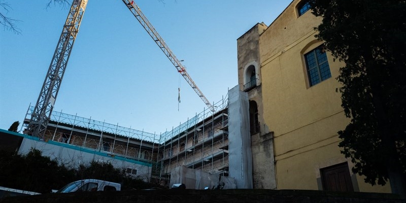 Il mega cantiere di costa Scarpuccia