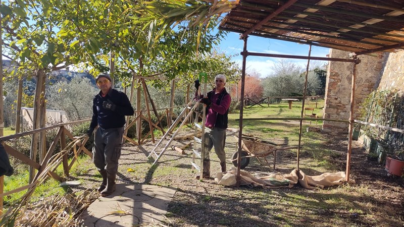 La preparazione del presepe vivente