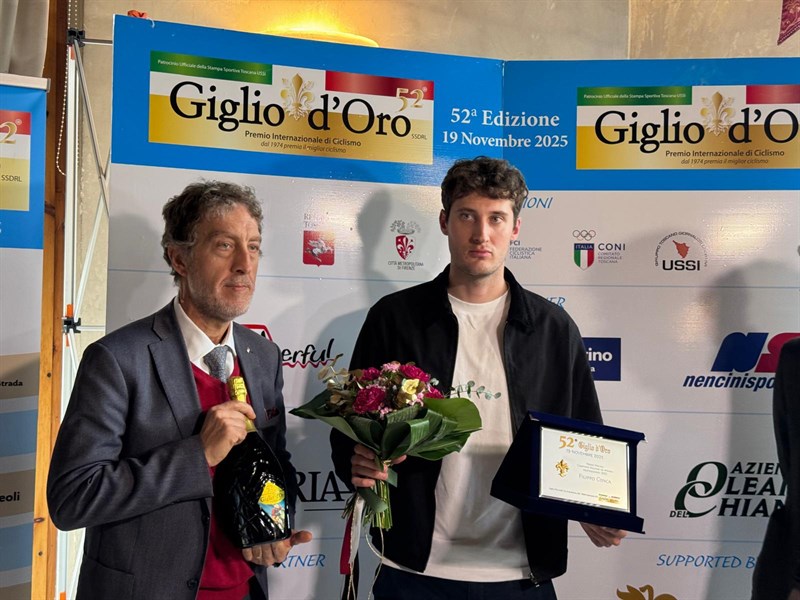 Duccio Moschella premia Filippo Conca 