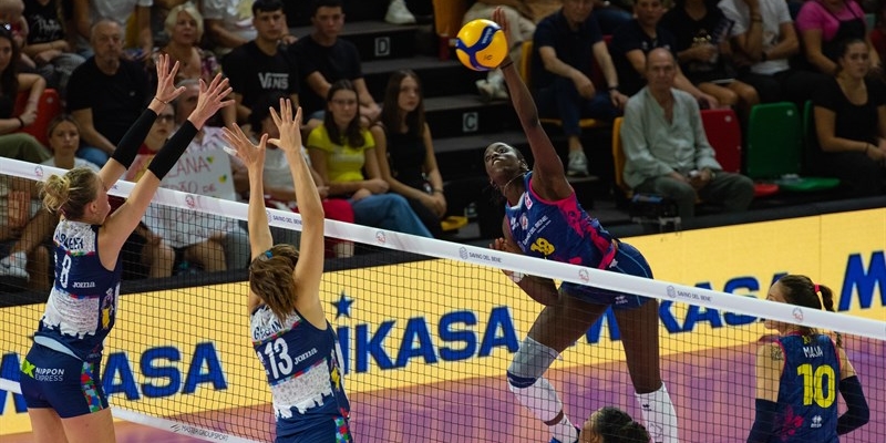 Savino Del Bene Volley e Il Bisonte Firenze in una azione di gioco del Derby Fiorentino.