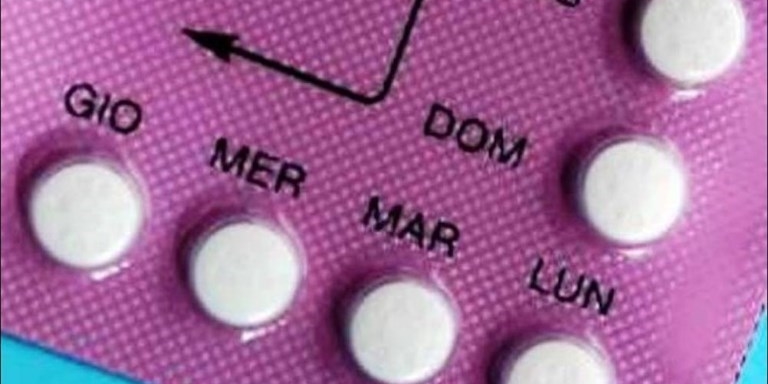 1960 - Pillola anticoncezionale in commercio