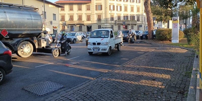 Piazza Alberti, la pompa di benzina del Benzivendolo