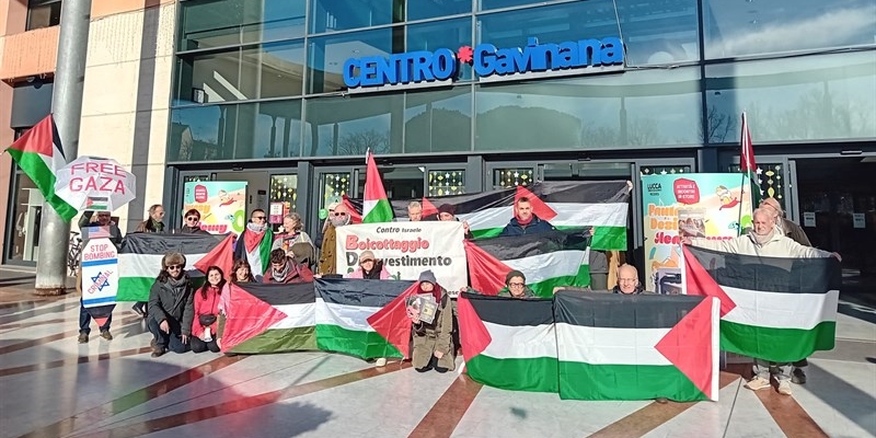 Manifestazione contro i prodotti israeliani presso la Coop di Gavinana