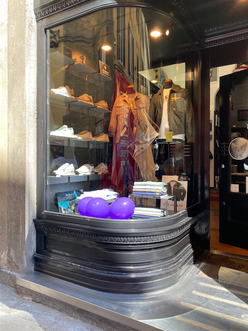 Firenze si tinge di viola