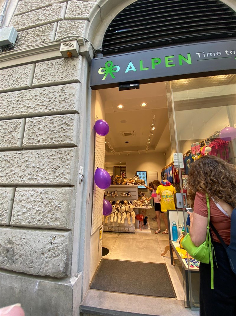 Firenze si tinge di viola