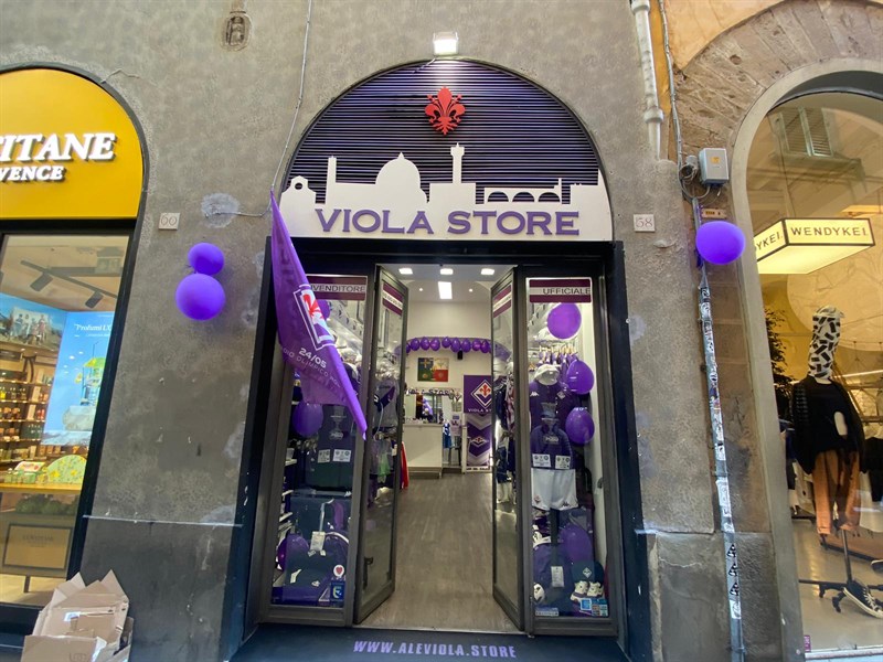 Firenze si tinge di viola