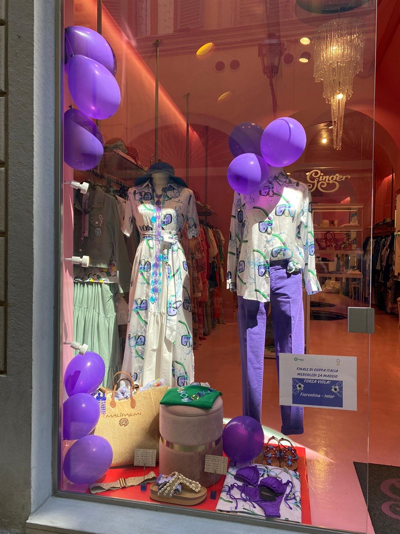 Firenze si tinge di viola