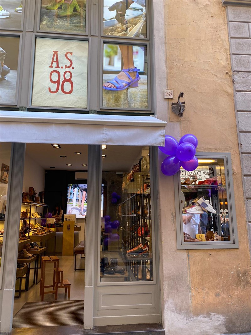 Firenze si tinge di viola
