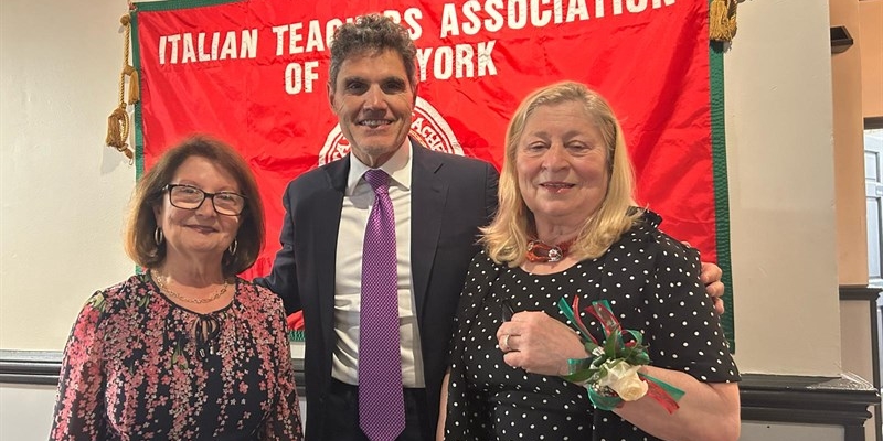 Luigi Bonaffini premiato a New York: prestigioso riconoscimento internazionale per il professore legato al Centro Studi Campaniani di Marradi