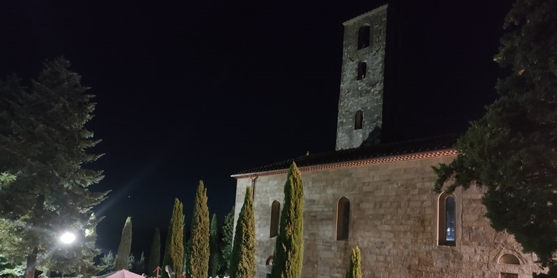 Una panoramica della festa a San Cresci in Valcava 