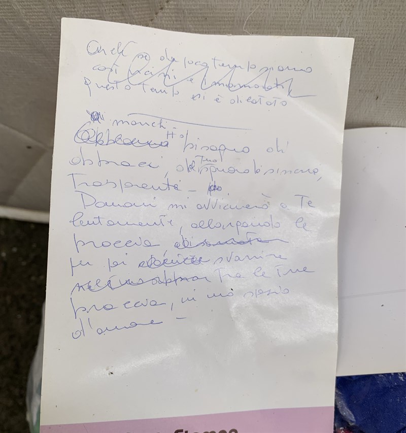 La lettera d'amore abbandonata nei rifiuti